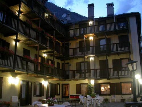 Hotel Tavernier Courmayeur Dış mekan fotoğraf